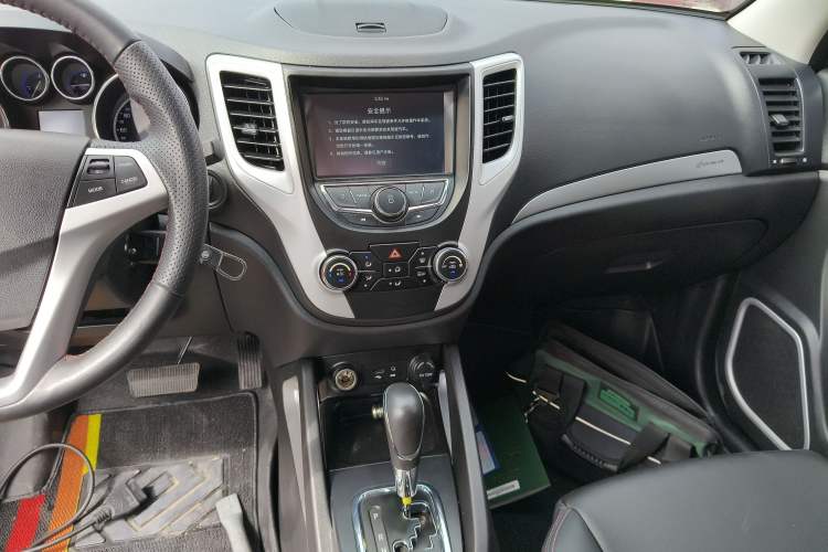 Used CHANGAN CS35 2016 1.6L Automatic Luxury Model China IV Standard Audio And AC Panel