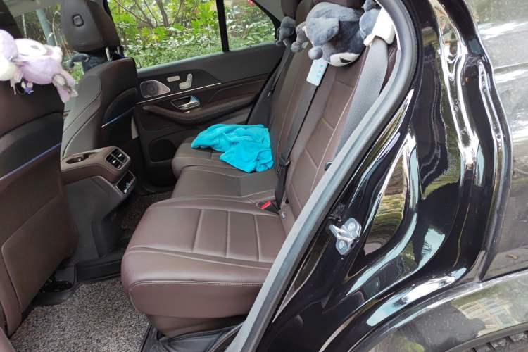 Used Mercedes-Benz GLE 2020 Restyled GLE 450 4MATIC Luxury Edition Left Rear Seat