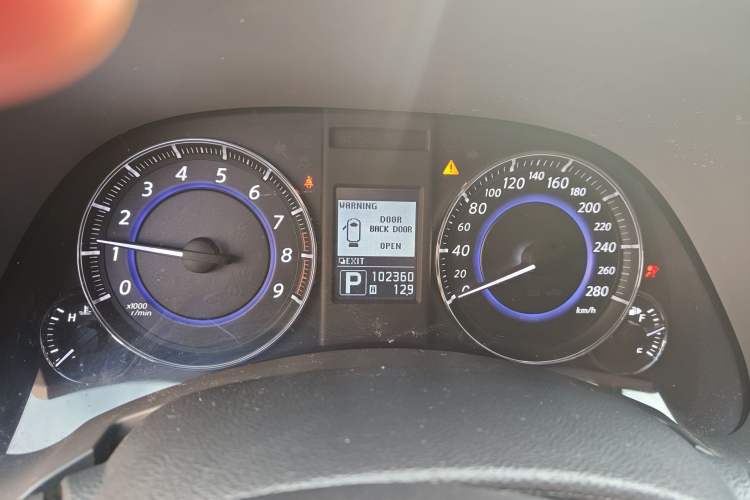 Used Infiniti QX70  Instrument Cluster