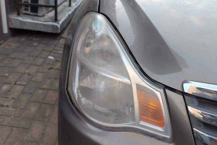 Used Nissan Sylphy 2012 Classic 1.6XE Manual Comfort Edition Right Front Headlight