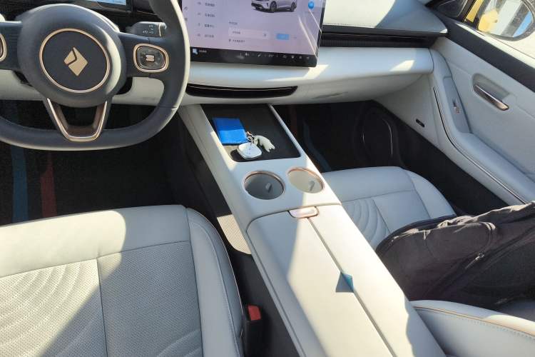 Used Baojun Enjoy 2025 Plug-in Hybrid 140km Luxury Edition