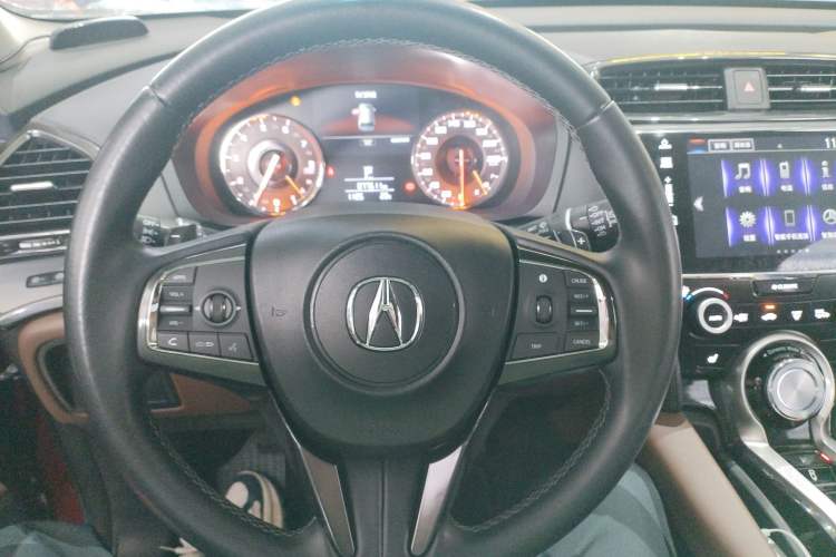 Used Acura CDX 2016 1.5T Two-Wheel Drive Deluxe Edition