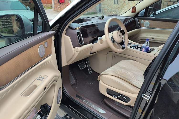 Used Hima AITO M9 2024 Range-Extended Ultra Version 42 kWh 6-Seater Model
