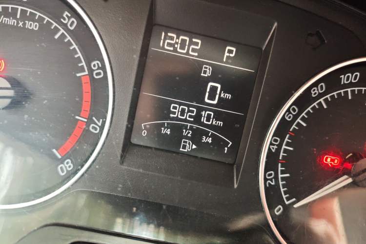 Used Skoda Rapid Spaceback 2014 1.6L Automatic Enjoyment Edition Odometer Close Up