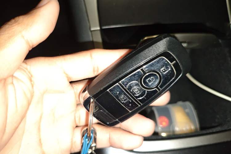 Used Lincoln Nautilus 2019 2.0T Two-Wheel Drive Zunyue Version China VI Standard Vehicle Key