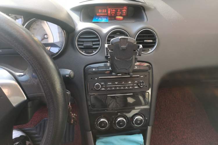 Used Peugeot 408 2013 1.6L Manual Comfort Edition
