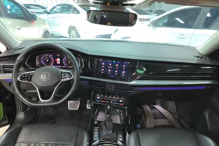 Used Volkswagen Passat 2023 330TSI Starry Luxury Edition
