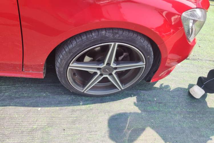 Used Mercedes-Benz CLA 2017 CLA 200 Sport Edition Right Front Wheel Hub