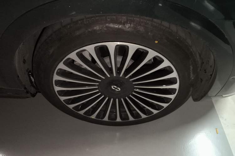 Used Hima AITO M9 2024 Range-Extended Max Edition 42 kWh 6-Seater Version
