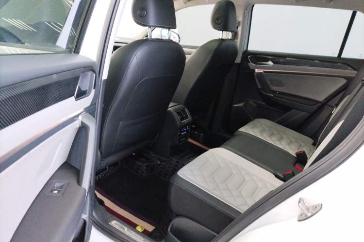 Used Volkswagen Tayron 2023 300TSI Two-Wheel-Drive Luxury Plus Advanced Edition