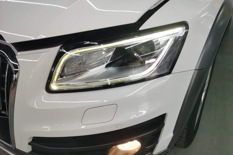 Used Audi Q5 2017 Plus 40 TFSI Technology Model
