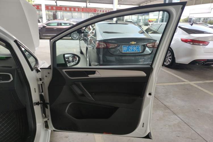 Used Volkswagen Golf Sportsvan 2019 1.6L Automatic Pure Model China V Standard