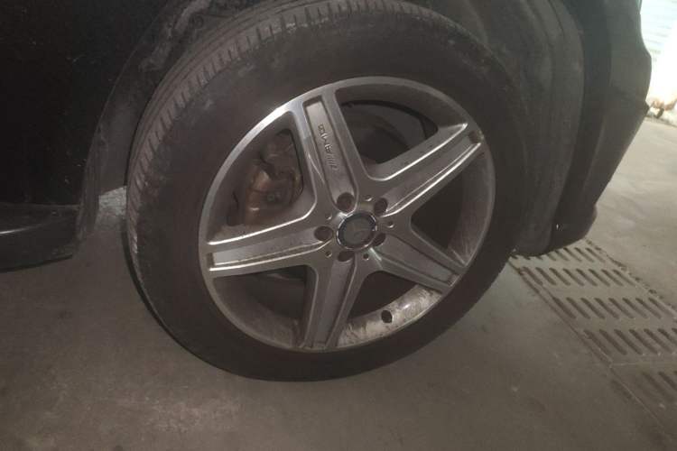 Used Mercedes-Benz GLK-Class 2015 GLK 300 4MATIC Luxury Ultimate Edition Right Front Wheel Hub