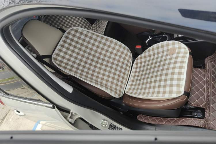 Used Wuling Bingo 2024 333 km Lingxi Connected Version Right Front Seat