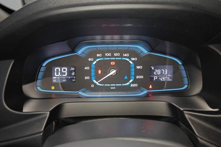 Used Roewe 360 2015 1.5L Automatic Luxury Edition
