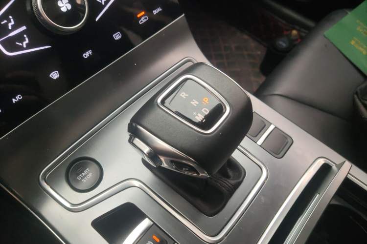 Used Hongqi H5 2022 Classic Model 1.8T Automatic Smart Connect Flagship Edition
