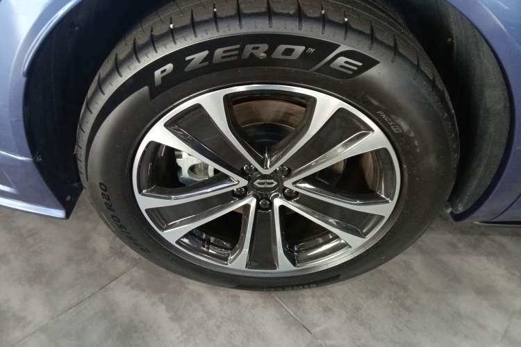 Used Hima AITO M7 2026 Model Range-Extending Ultra All-Wheel Drive 5-Seater Version Right Rear Wheel Hub