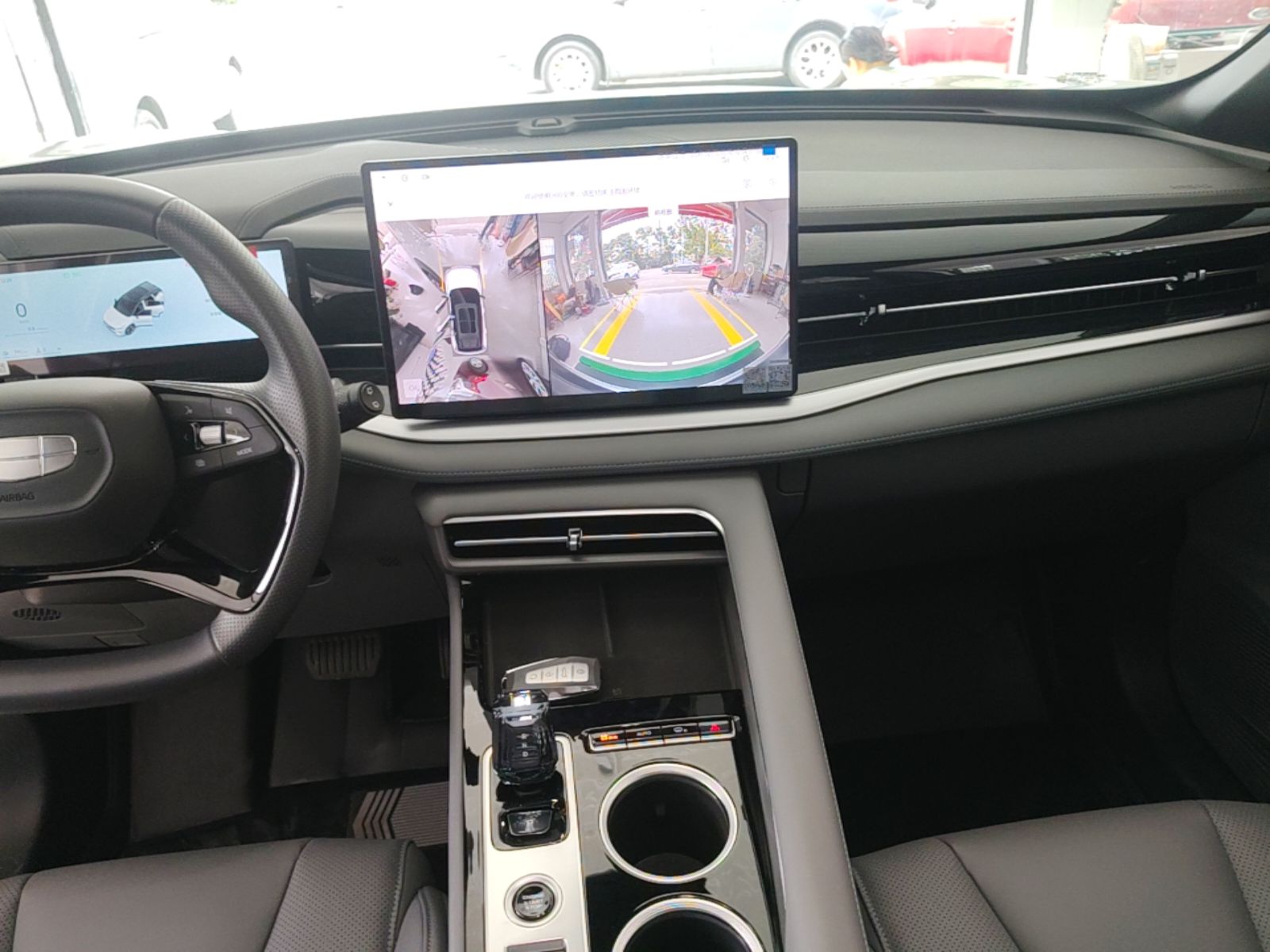 Geely Auto Emgrand X7 Sport 2026 Model 1.5TD 10th Anniversary Champion Edition — снимка 15