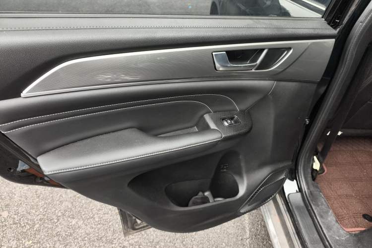 Used Haval M6 2021 PLUS 1.5T Manual Luxury Smart Connectivity Model