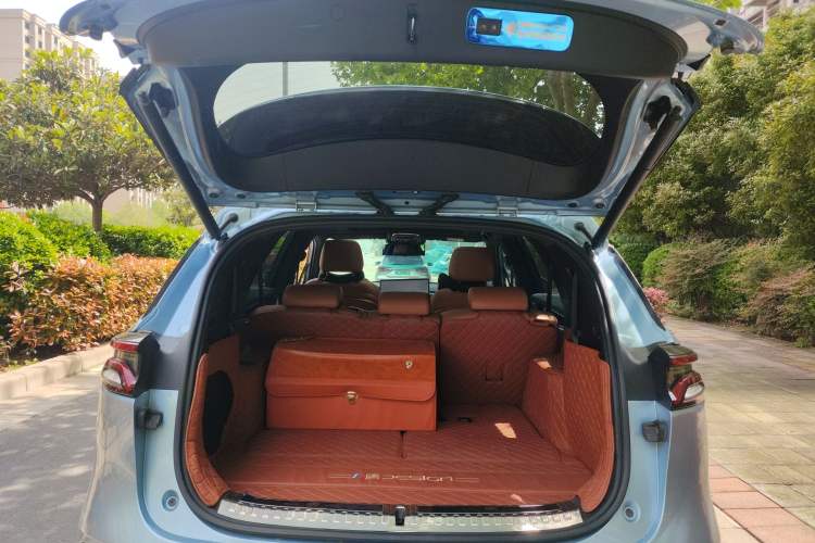 Used BYD Tang New Energy 2023 DM-i Champion Edition 112KM Prestige Model Trunk