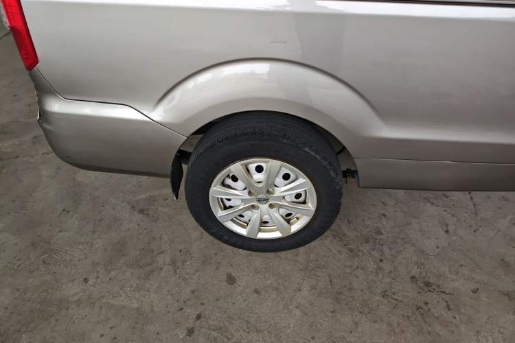 Used Jinbei New Hiace S 2023 1.5L Wealth Edition Van 2/5-Seater Non-Air-Conditioned Version SWC15M