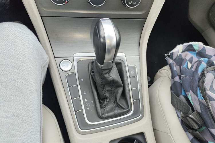 Used Volkswagen Golf 2014 1.4TSI Automatic Luxury Model
