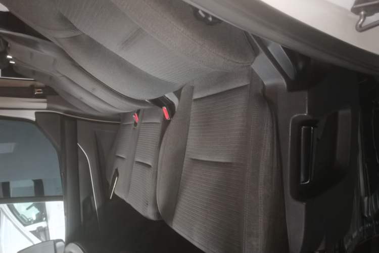 Used Ford Transit 2023 2.0T Diesel Automatic Multi-Function Commercial Vehicle Short Wheelbase Mid-Roof Design 5/6 Seats