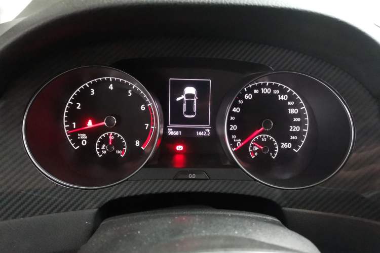 Used Volkswagen Golf Sportsvan 2016 230TSI Automatic Luxury Version
