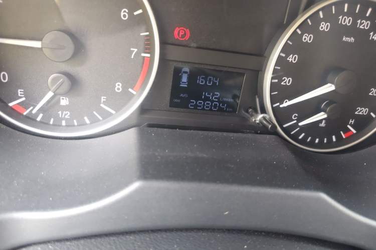 Used JAC Refine M3 2019 Creator Edition 1.8L Luxury Model Odometer Close Up