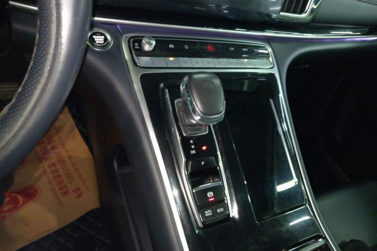 Used GAC Trumpchi M8 2021 Lingxiu Series 390T Ultimate Edition Gear Lever