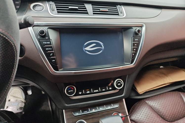 Used Land X7 2015 2.0T Panoramic Prestige Edition
