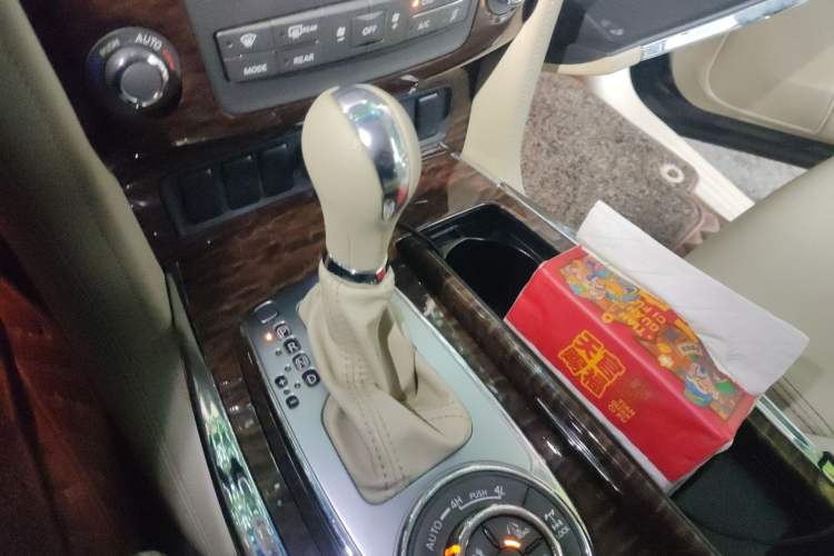 Used Nissan Patrol  Gear Lever