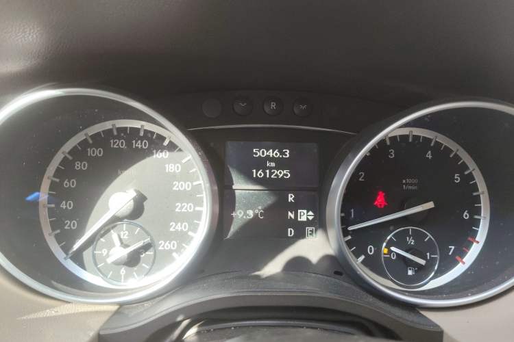 Used Mercedes-Benz R-Class 2015 R 320 4MATIC Luxury Model