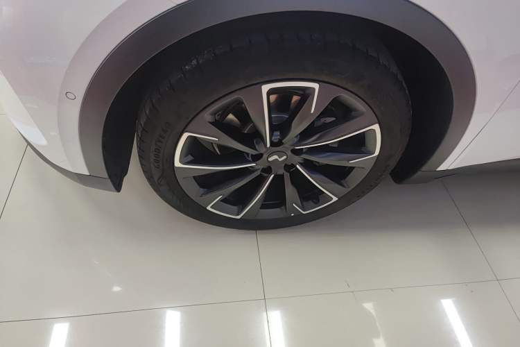 Used ONVO L60 2024 60 kWh All-Wheel Drive