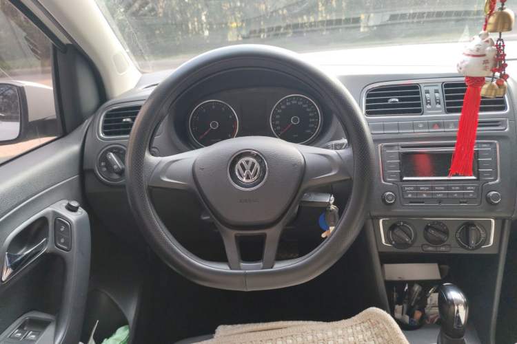Used Volkswagen Polo 2014 1.6L Automatic Comfort Edition
