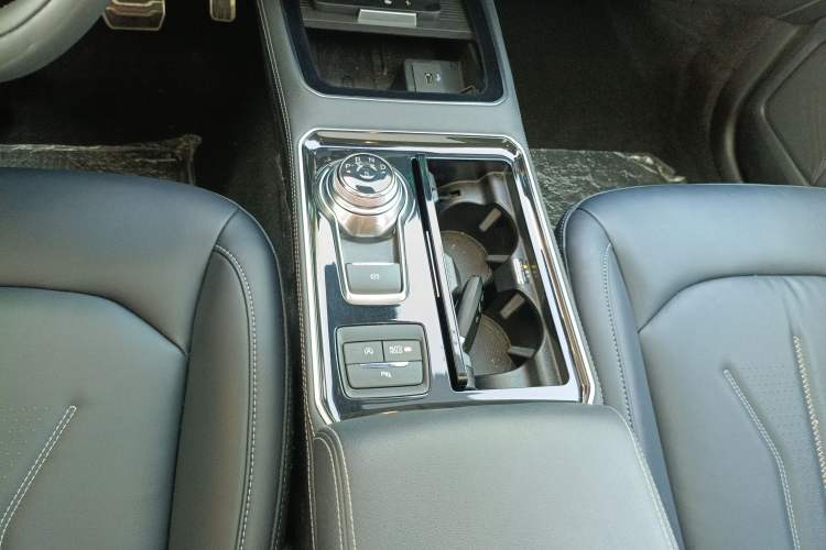 Used Ford Edge 2021 PLUS EcoBoost 245 Two-Wheel-Drive Titanium 7-Seater
