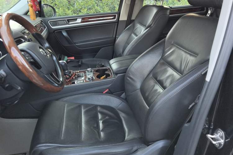 Used Volkswagen Touareg 2011 3.0 TSI Comfort Version Left Front Seat