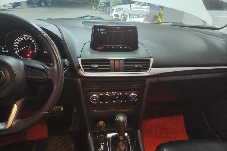 Used Mazda Mazda 3 Axela 2017 Hatchback 2.0L Automatic Luxury Model Emission Standard China V