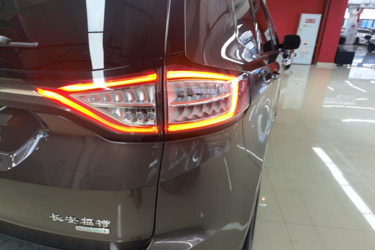 Used Ford Edge 2015 2.0T GTDi Two-Wheel-Drive Elite Edition