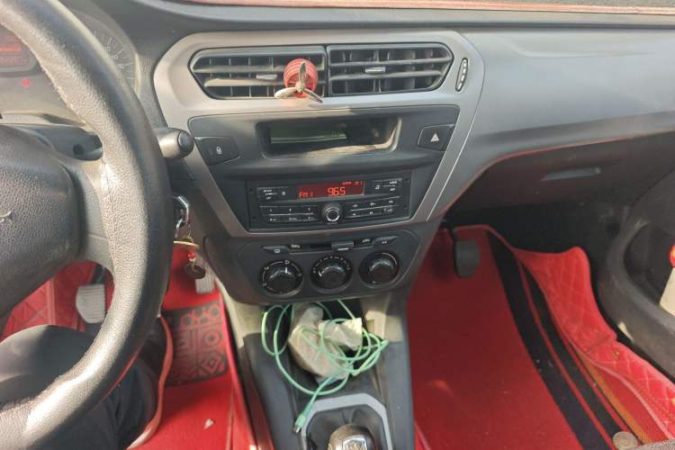 Used Citroen Elysee 2014 1.6L Manual Fashion Model CNG Audio And AC Panel