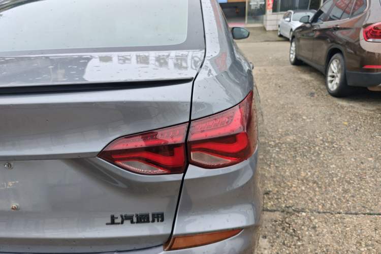 Used Chevrolet Monza 2020 Light Hybrid Redline 320T Dual-Clutch Joyful Edition Right Rear Taillight