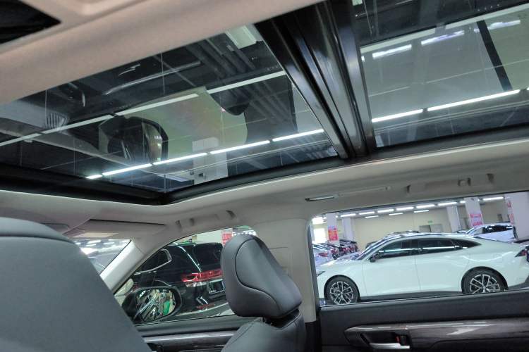 Used Toyota Highlander 2024 2.5L Smart Electric Hybrid Dual-Engine Four-Wheel Drive Prestige Version – 7 Seats