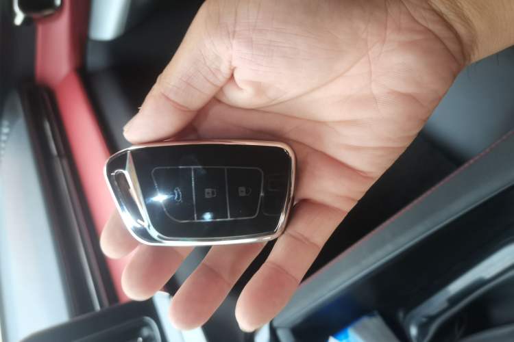 Used Baojun RC-5 2020 RC-5W 1.5T CVT Smart Shine Prestige Model