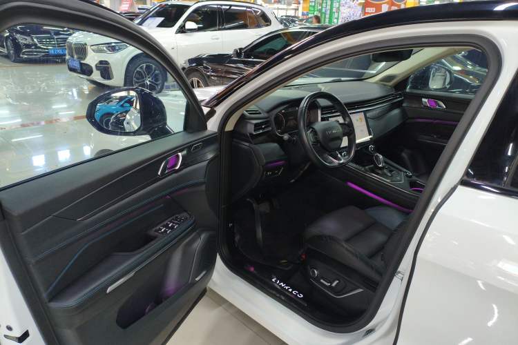 Used Lynk & Co 05 2020 2.0TD Two-Wheel Drive Shine Halo
