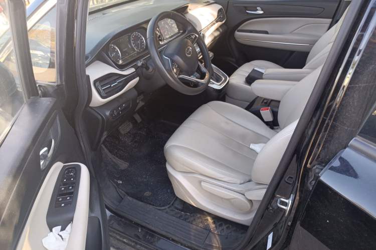 Used GAC Trumpchi M6 2021 270T DCT Elite Edition (7-seater) Driver Seat