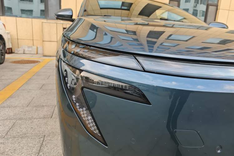 Used Nissan N7 2025 625 Max Right Front Headlight