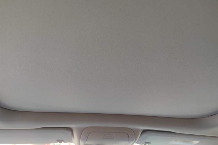 Used Cadillac XT5 2018 28T Four-Wheel Drive Luxury Model Headliner