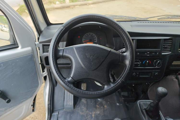 Used Wuling Zhiguang 2023 1.5L Practical Version 5/7 Seats