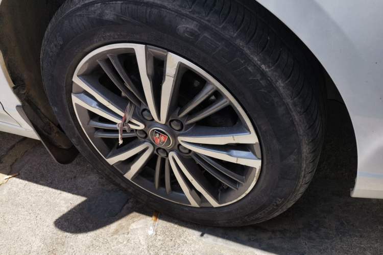 Used Roewe i5 2019 1.5L Manual 4G Connectable Langhao Edition Right Front Wheel Hub