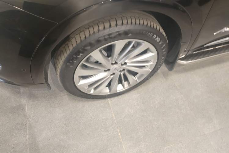 Used Buick Envision 2025 Encore Plus Four-Wheel Drive Avenir
